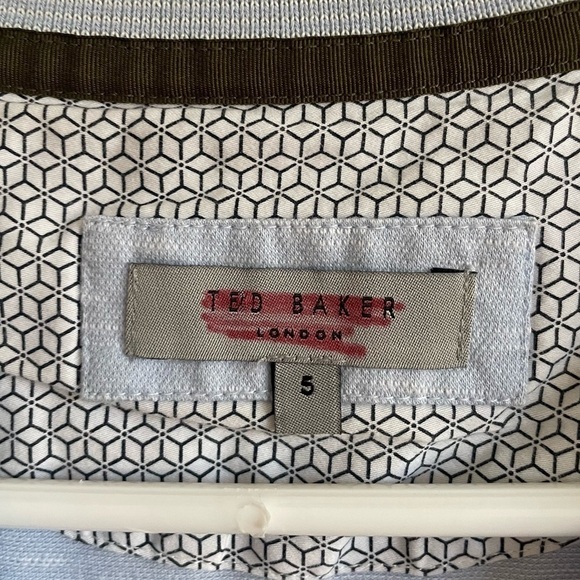 Ted Baker London Light Blue Patch Pocket Crewneck Tee, Size 5 (XL) - Picture 6 of 8